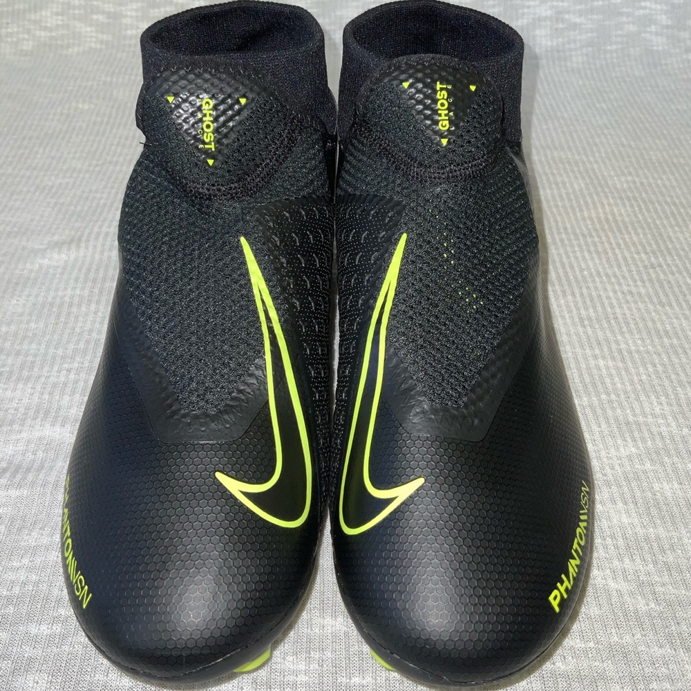 Nike Phantom Vision Academy Soccer Cleat NEW Size9